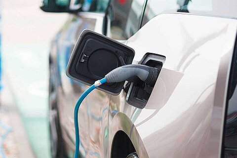 Charging an electric vehicle